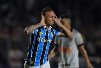 Grêmio vira sobre o Vasco e assume a quinta colocação do Brasileiro