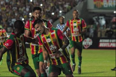 O Tricolor fez valer o mando de campo, bateu o São José-RS por 3 a 2