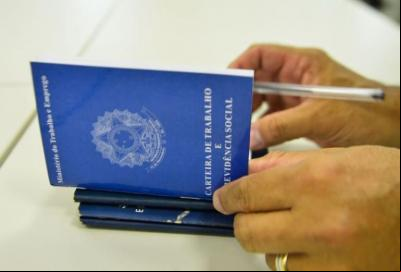 PL proíbe a exigência de foto em currículo para vaga de emprego