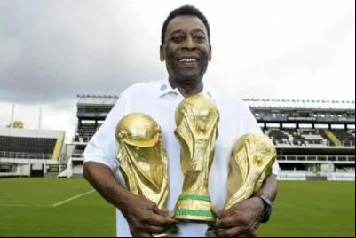 Pelé agradece mensagens de apoio após internação