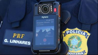 PRF e MJSP iniciam teste com câmeras corporais em abordagem policial