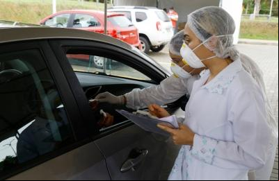 Covid-19 ainda é emergência global, mas está em “ponto de transição”