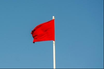 Bandeira tarifária sobe para vermelha: entenda o impacto na conta de luz