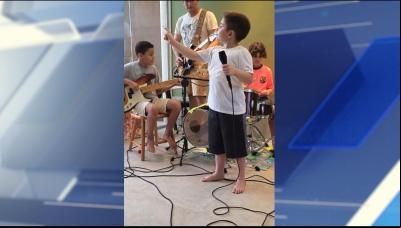 Grupo faz sucesso nas redes sociais com trilha sonora e coreografias animadas