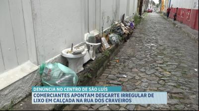 Comerciantes do Centro reclamam de descarte irregular de lixo na Rua dos Craveiros